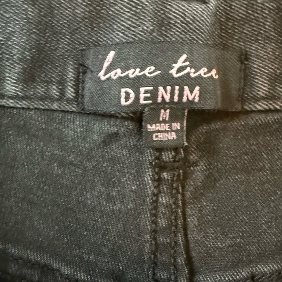 Love Tree Distressed Black Jean Shorts Size Medium - Picture 4 of 6